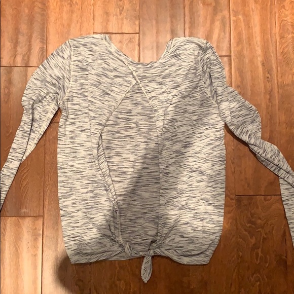Open back lululemon long sleeve - Picture 2 of 2